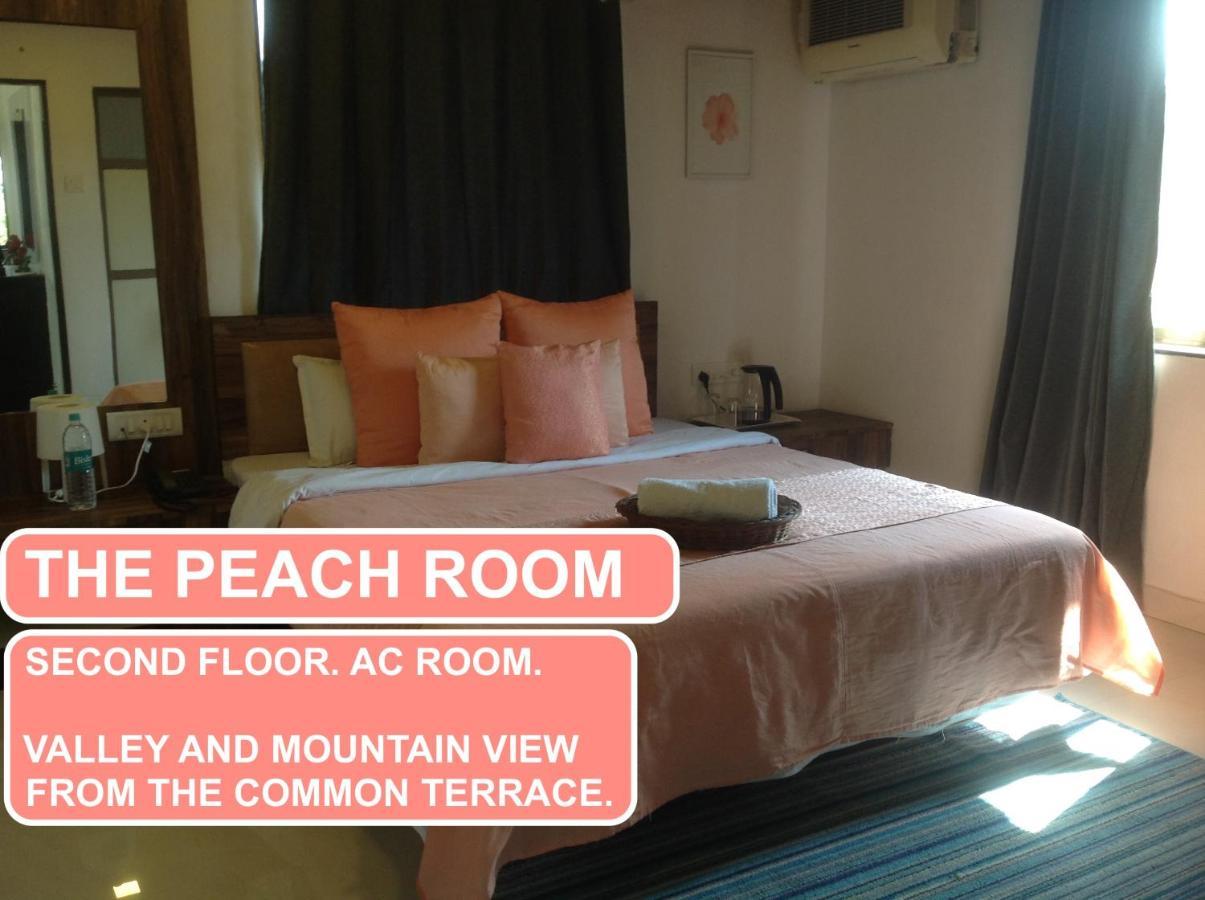 Strawberry County Hotel พันช์กานี ภายนอก รูปภาพ