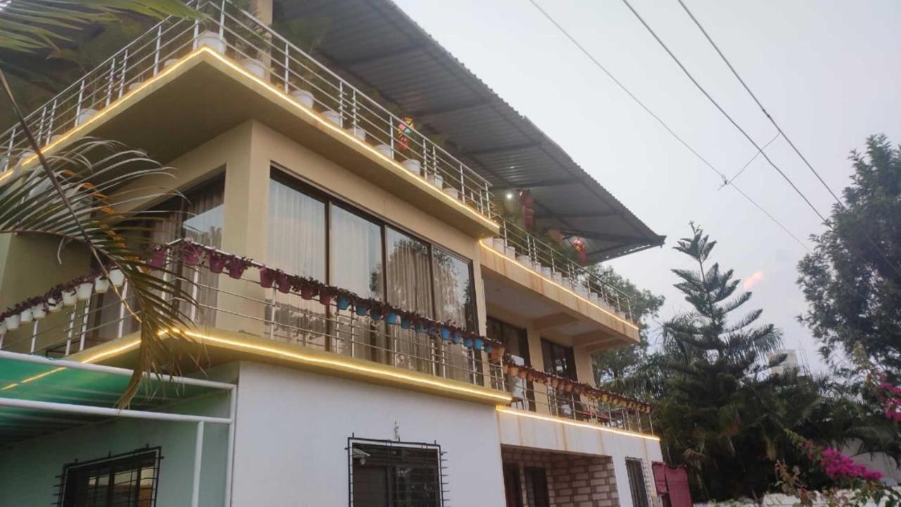 Strawberry County Hotel พันช์กานี ภายนอก รูปภาพ