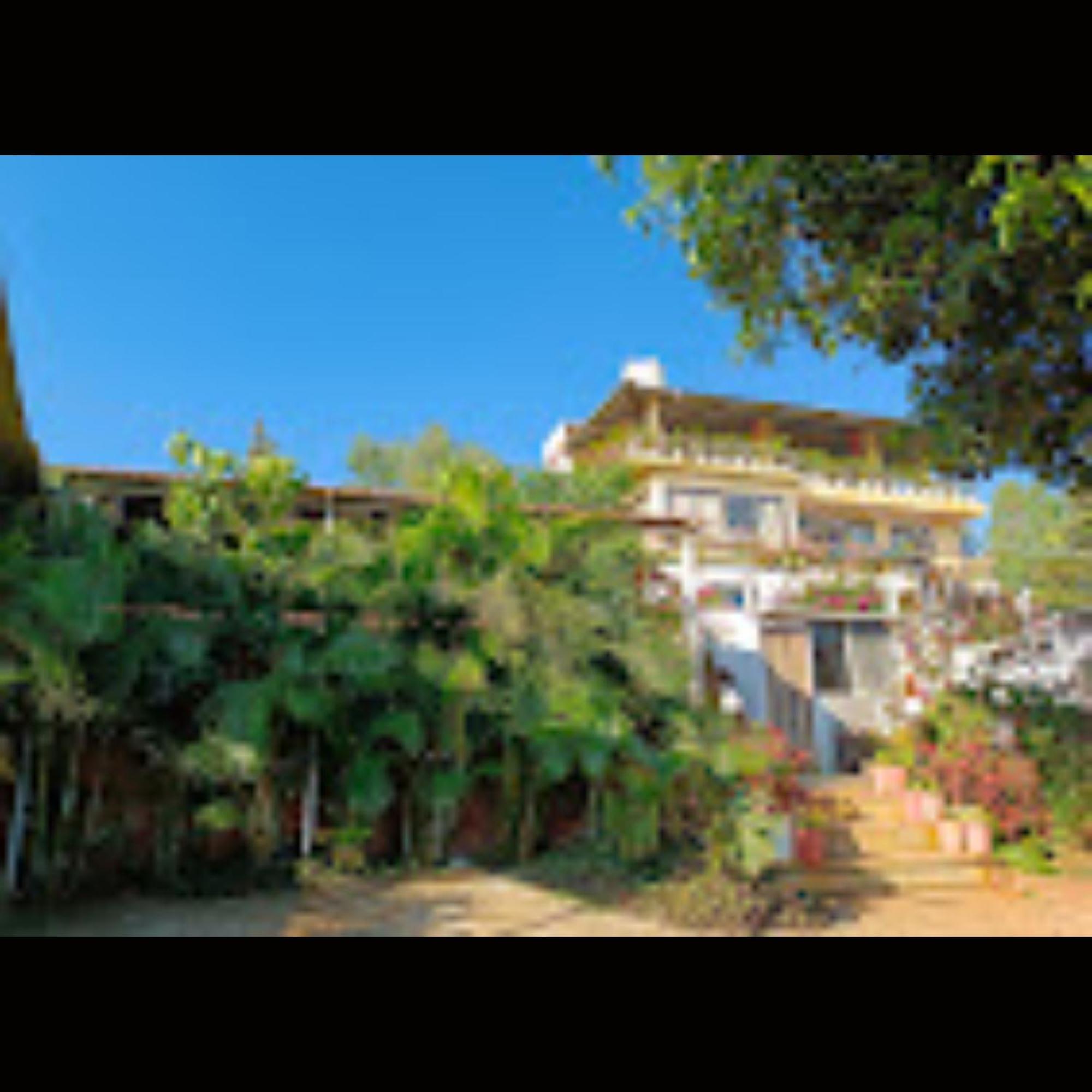Strawberry County Hotel พันช์กานี ภายนอก รูปภาพ