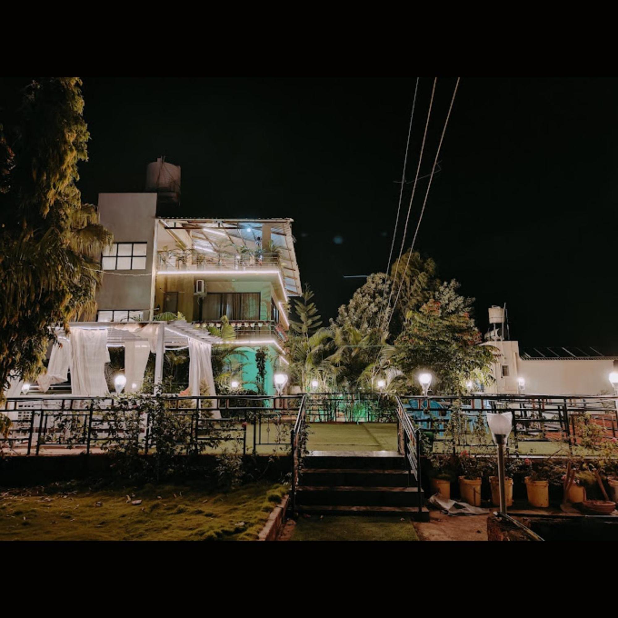 Strawberry County Hotel พันช์กานี ภายนอก รูปภาพ