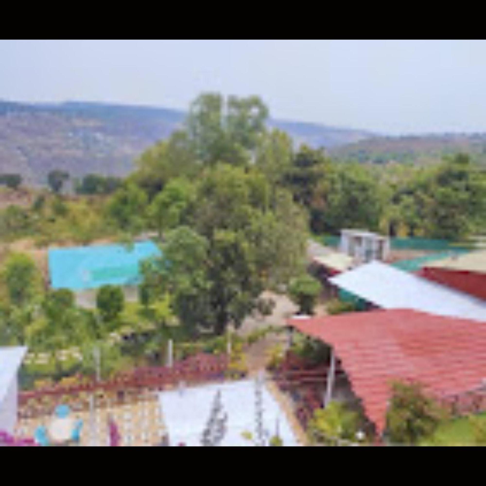 Strawberry County Hotel พันช์กานี ภายนอก รูปภาพ