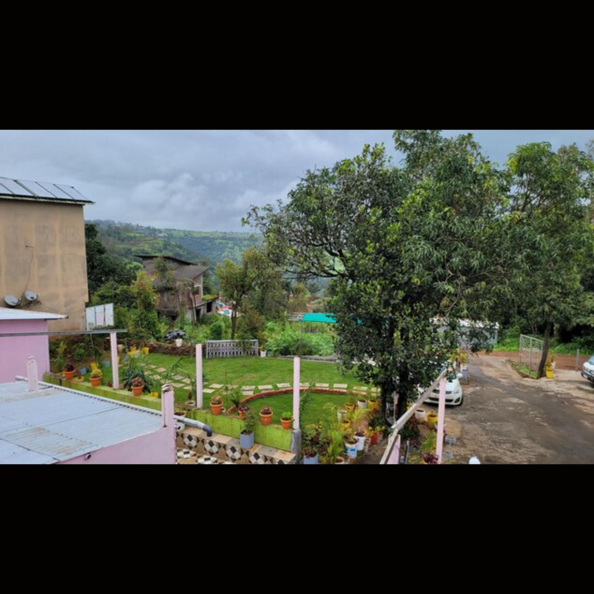 Strawberry County Hotel พันช์กานี ภายนอก รูปภาพ